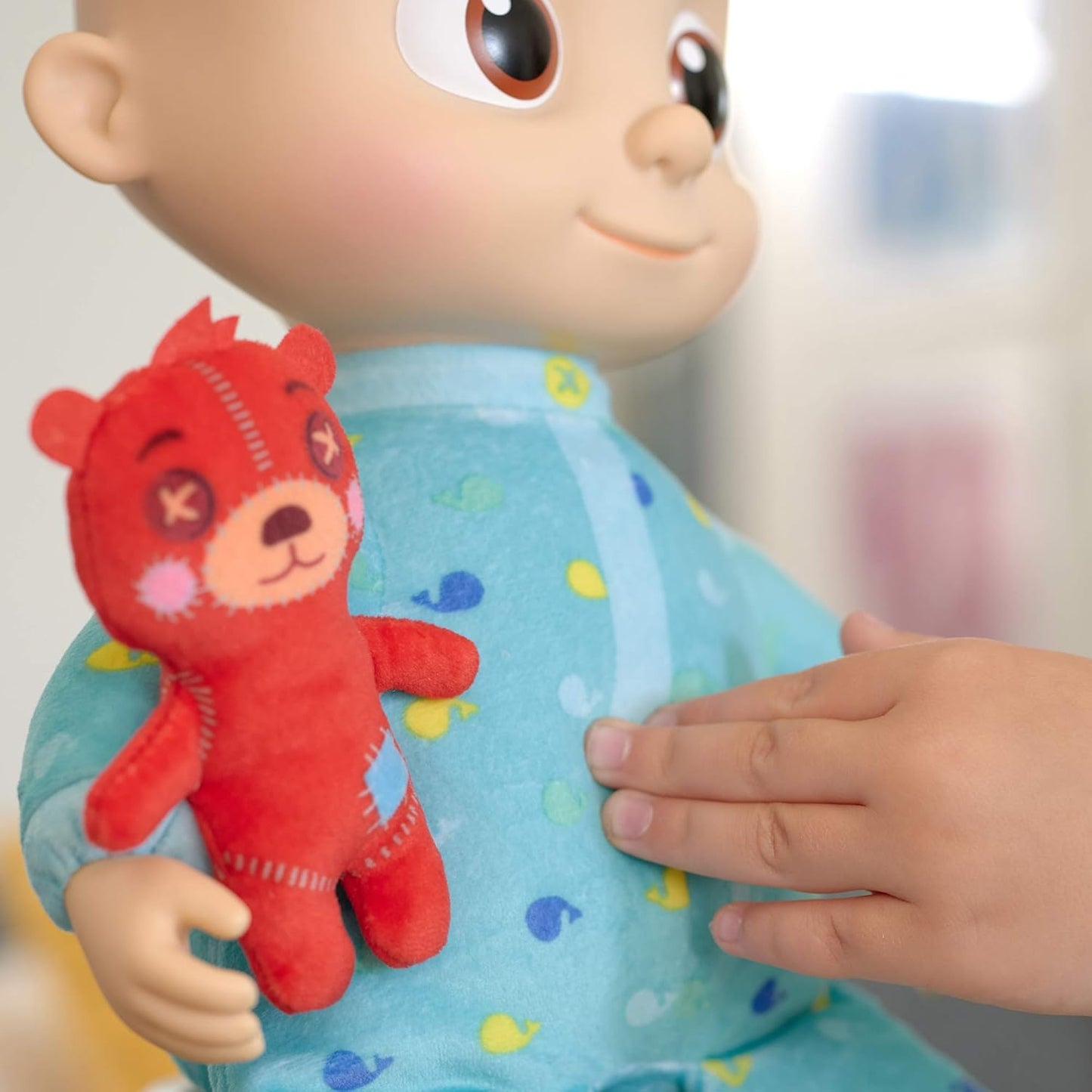CoComelon Musical Bedtime JJ Doll - Sounds in Portuguese