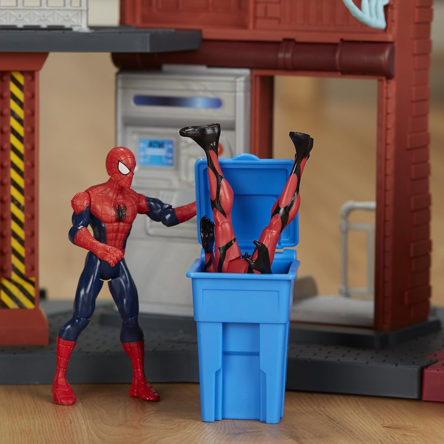 Marvel Spiderman - Mega City Playset - 116cm high - 5 Levels of Play Kids Toys