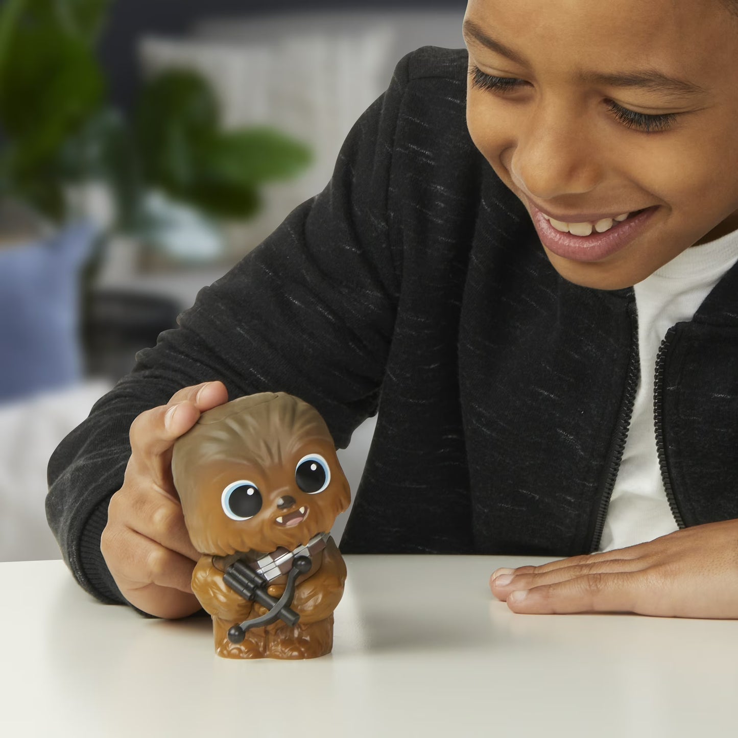 Star Wars Droidables & Friends Chewbacca, 4" Electronic Figure, Interactive Toys