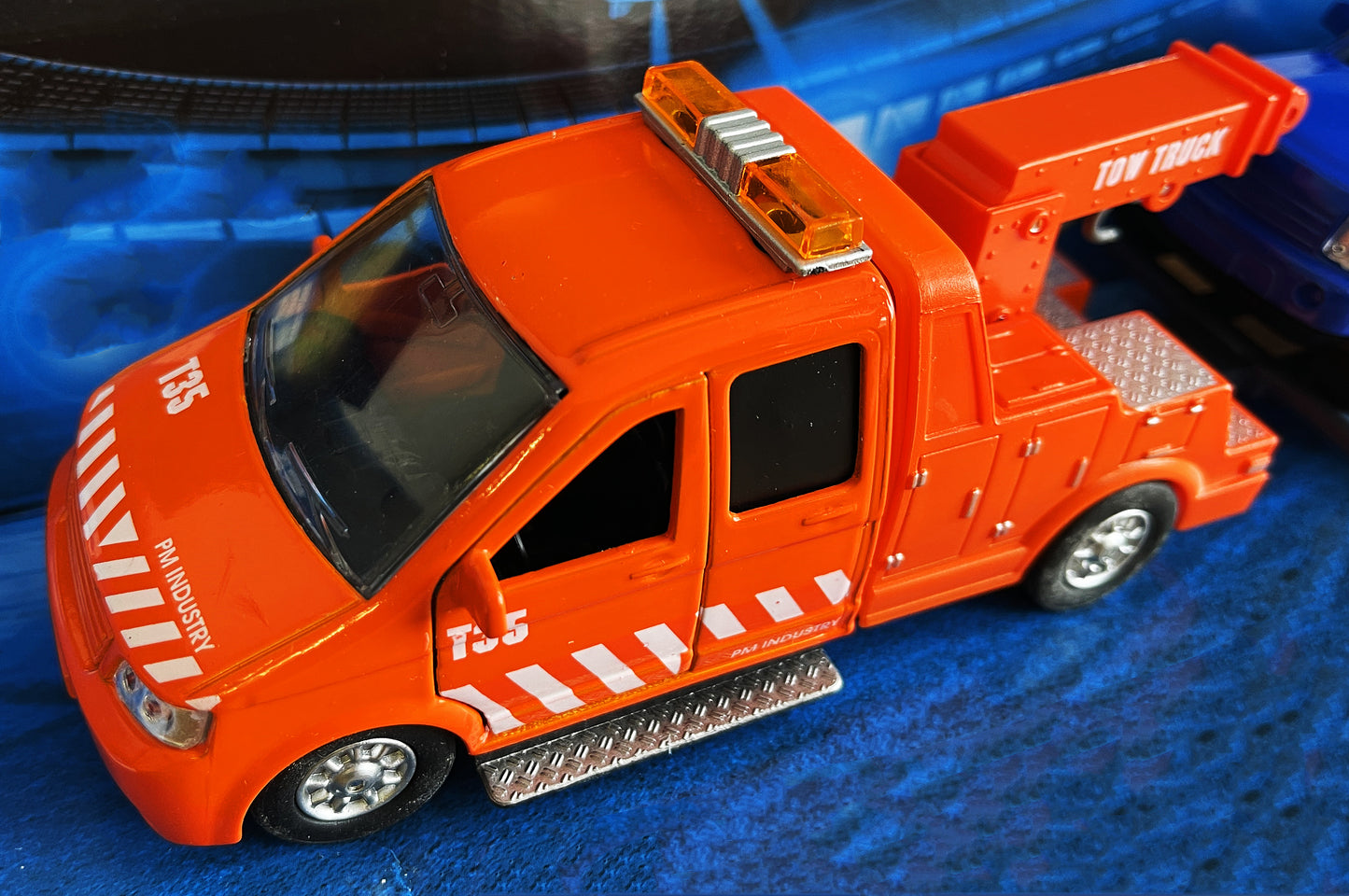 Teamsterz 4 x 4 Recovery Metal Diecast Tow Truck and Car